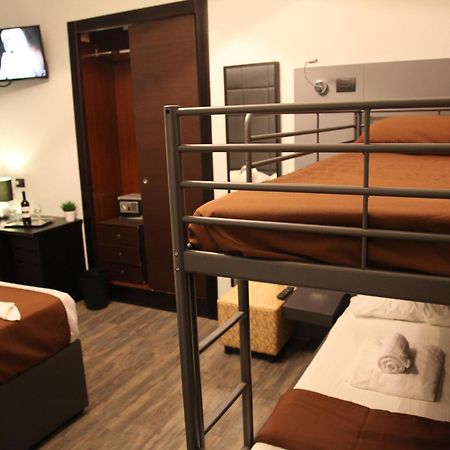 Dolce Vita Rooms Napoli Esterno foto