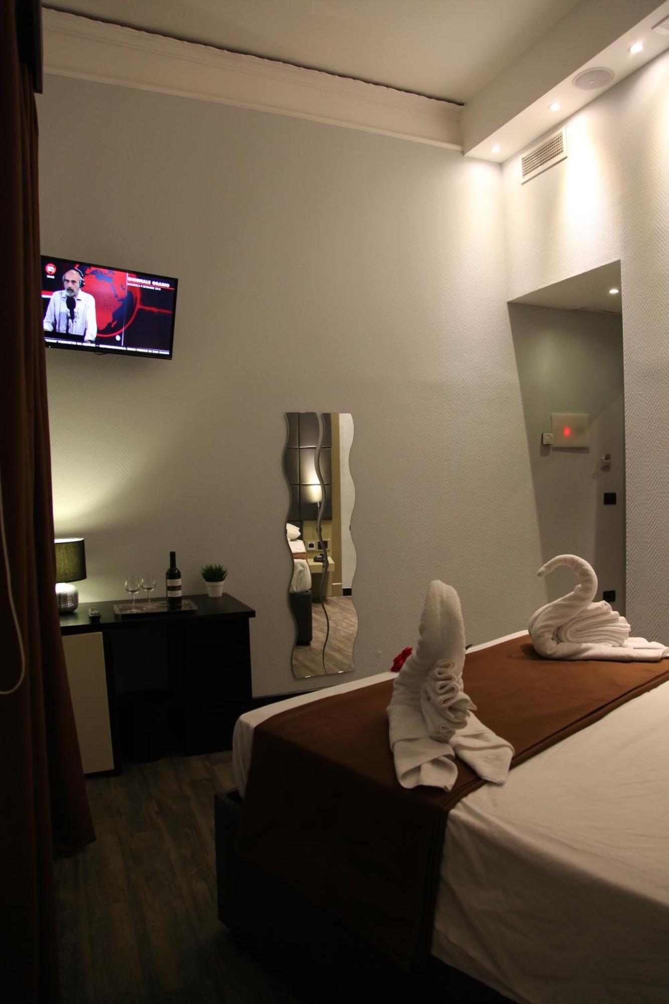 Dolce Vita Rooms Napoli Esterno foto