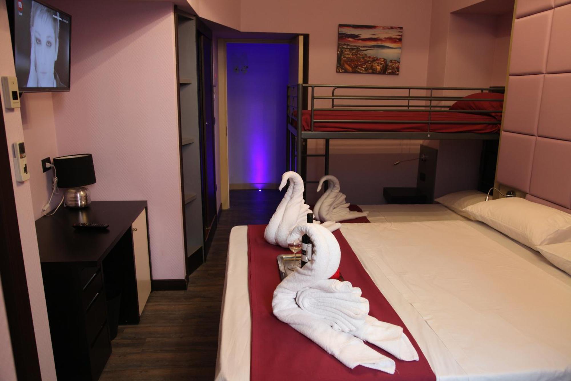 Dolce Vita Rooms Napoli Esterno foto