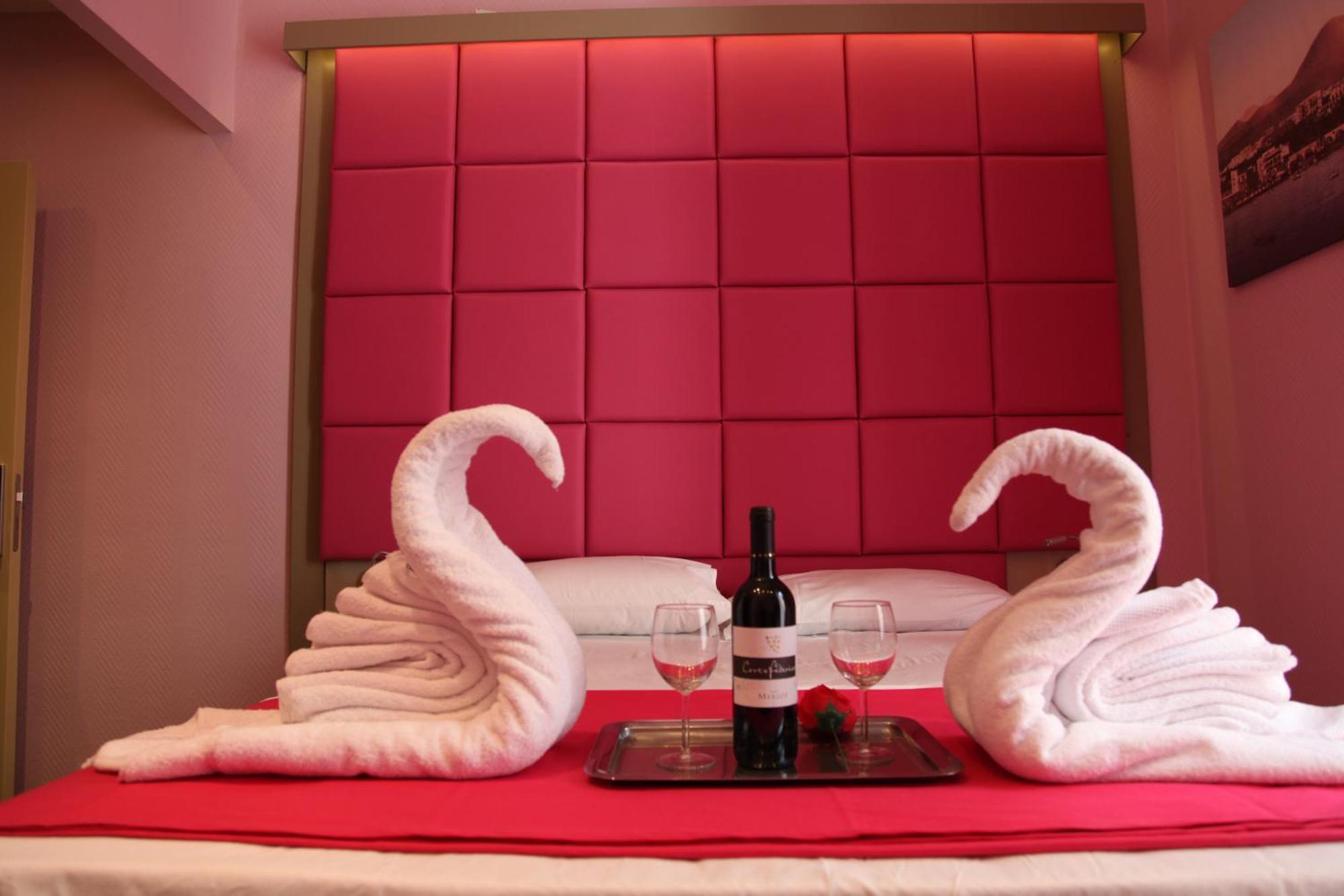 Dolce Vita Rooms Napoli Esterno foto