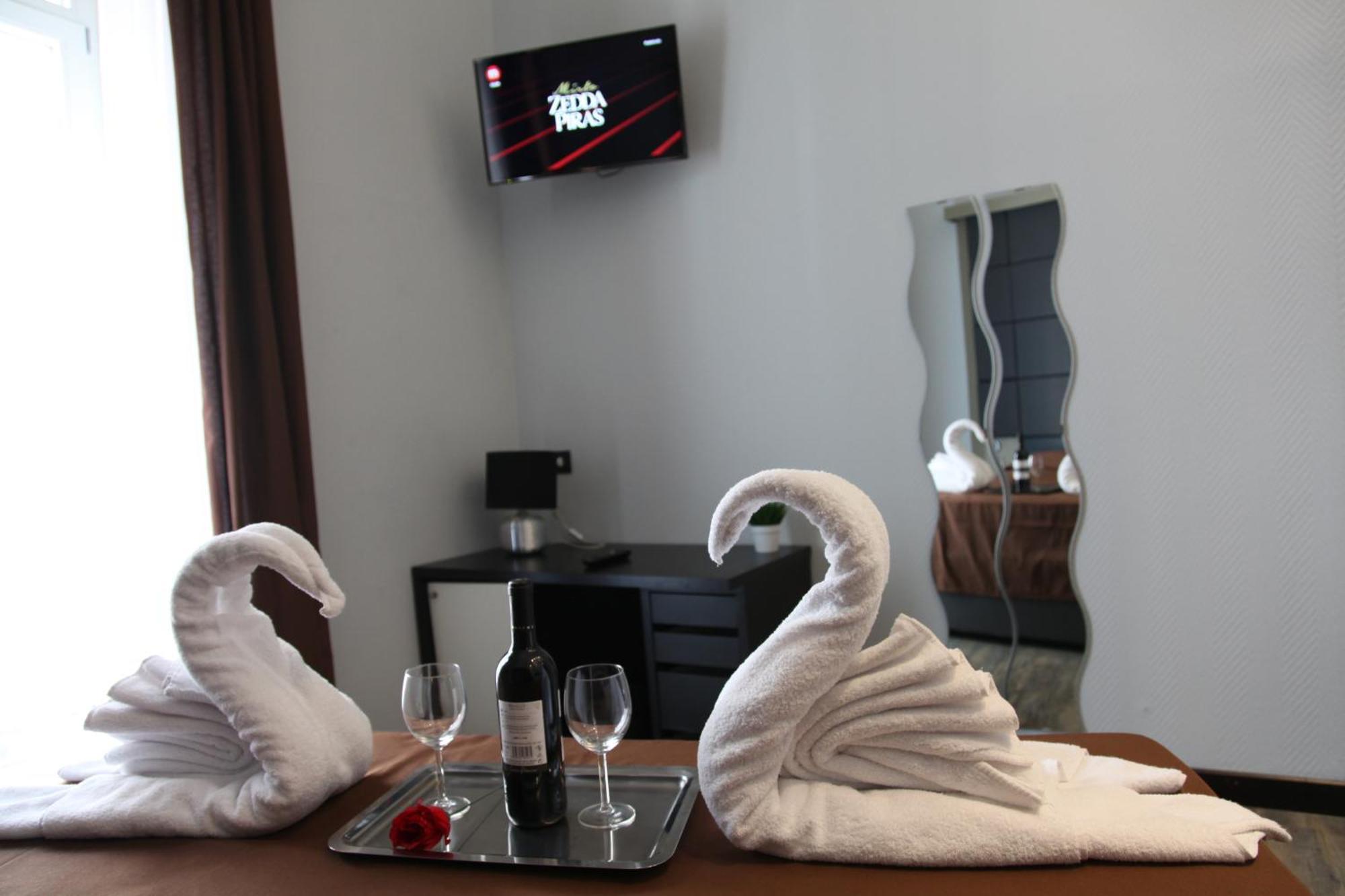 Dolce Vita Rooms Napoli Esterno foto