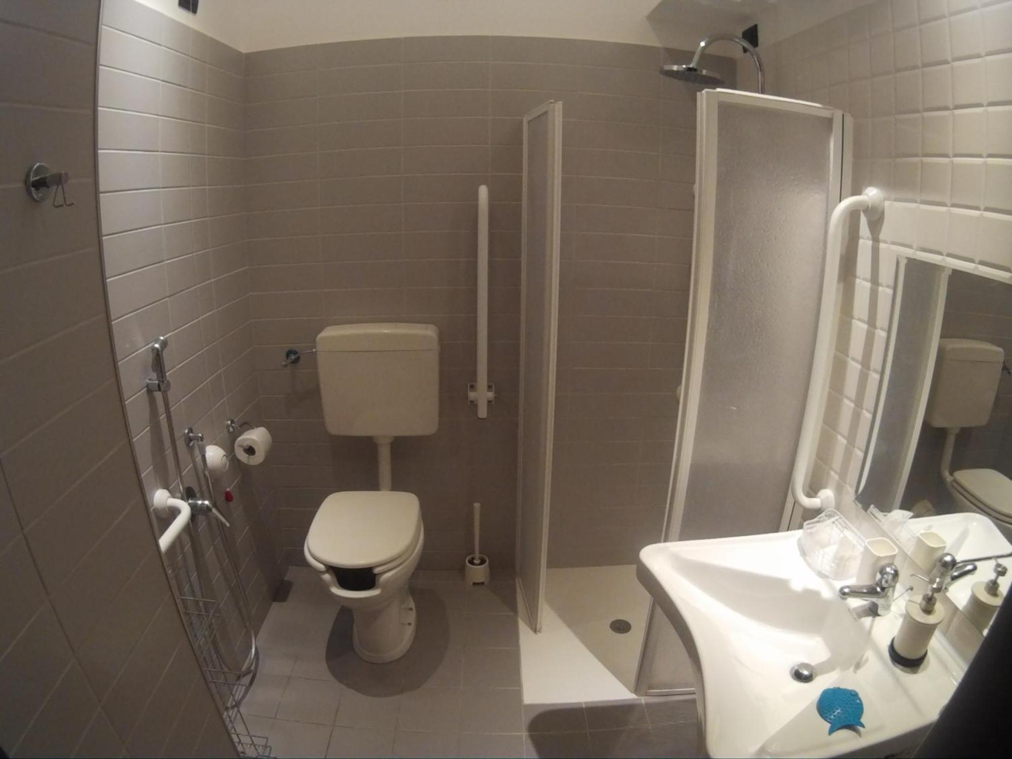 Dolce Vita Rooms Napoli Esterno foto