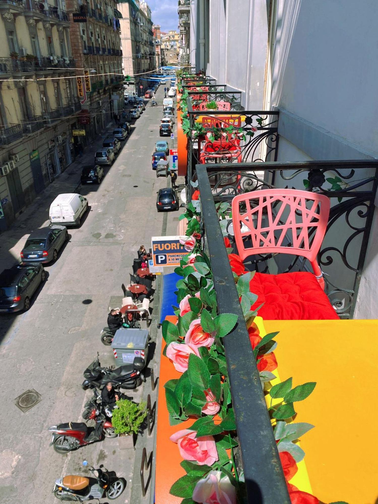 Dolce Vita Rooms Napoli Esterno foto